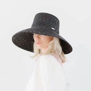 NWOT GIGI Pip JOLIE BOATER hat.  Size 55